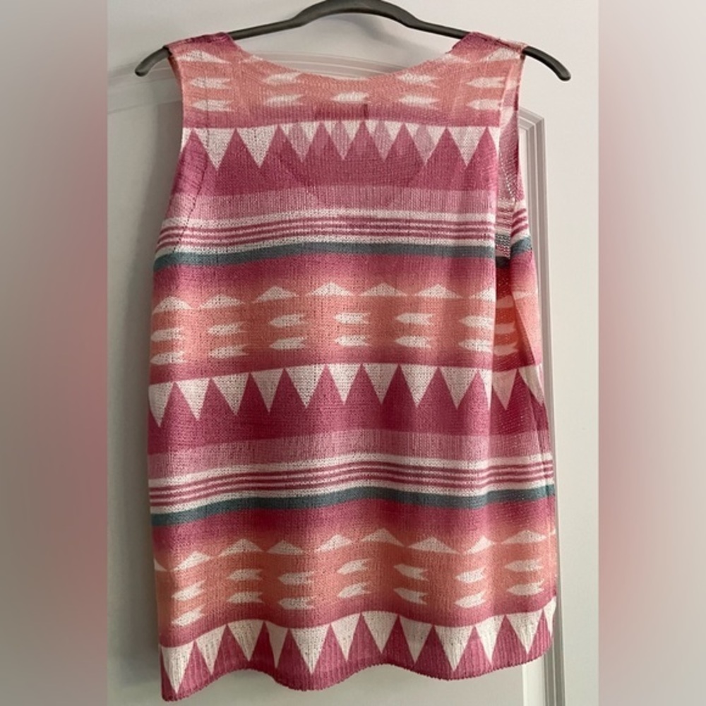 ⭐️ Amoli Tank Top size ML Aztec Pattern - Picture 2 of 7